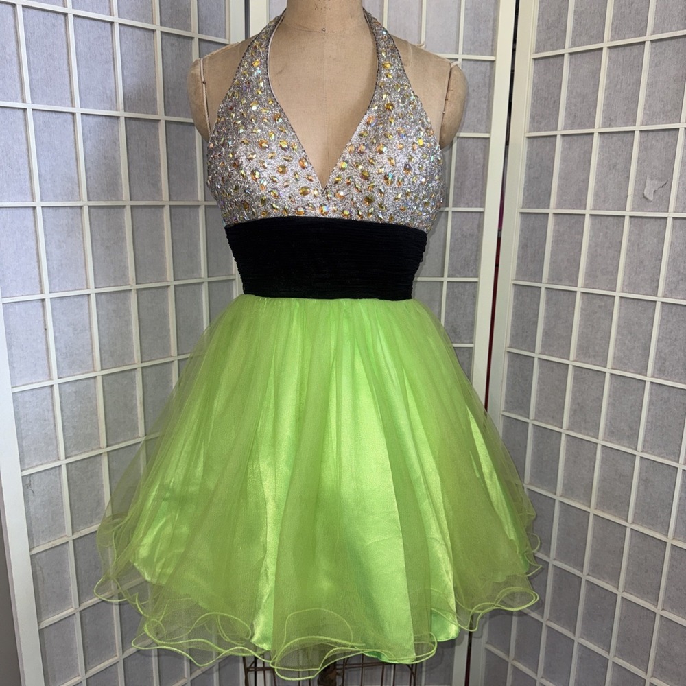 Jonathan Kayne Crystal Beaded Halter Jeweled‎ Green Prom Pageant Dress Size 2